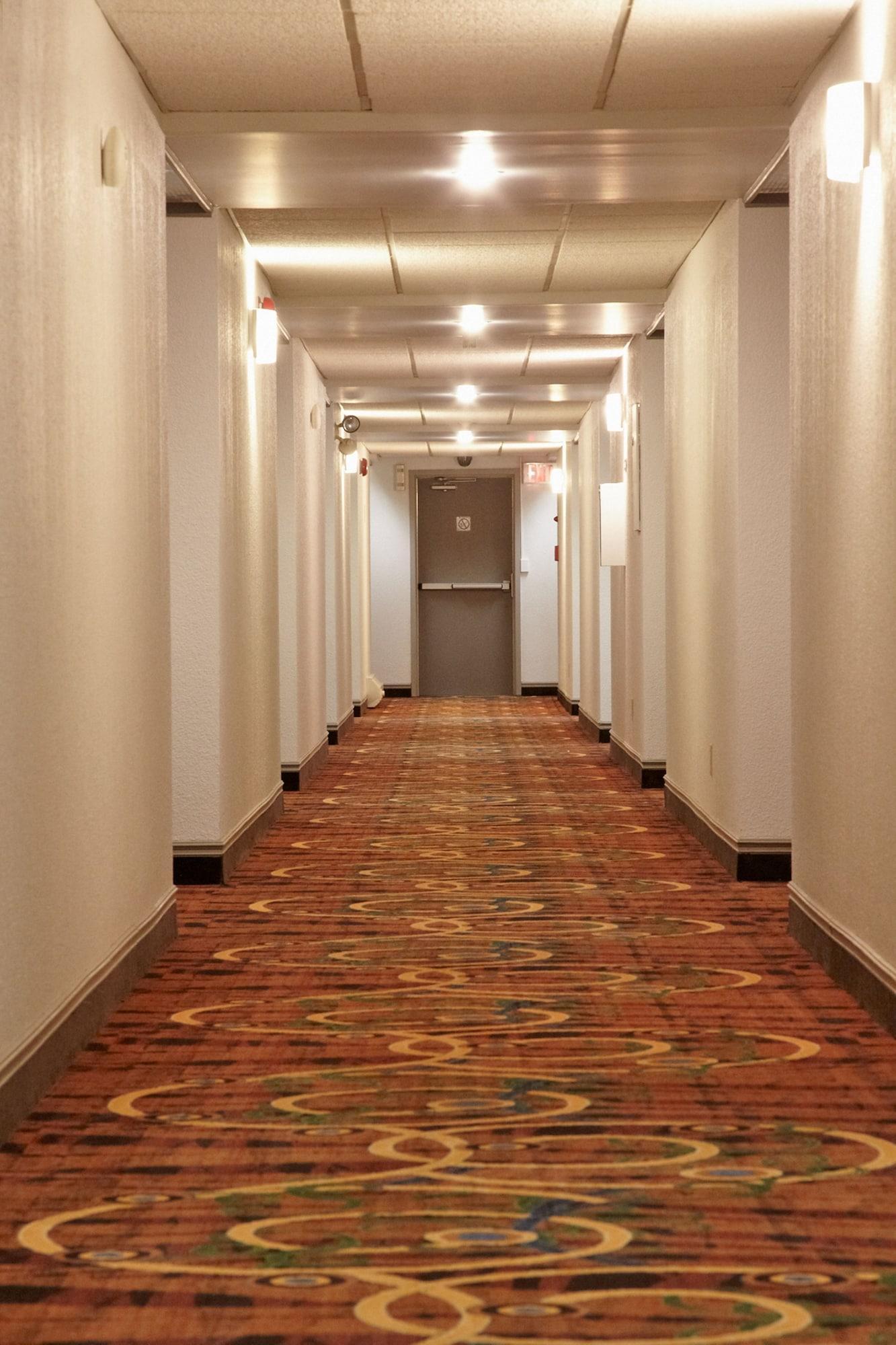 ססקאטון Colonial Square Inn & Suites מראה חיצוני תמונה